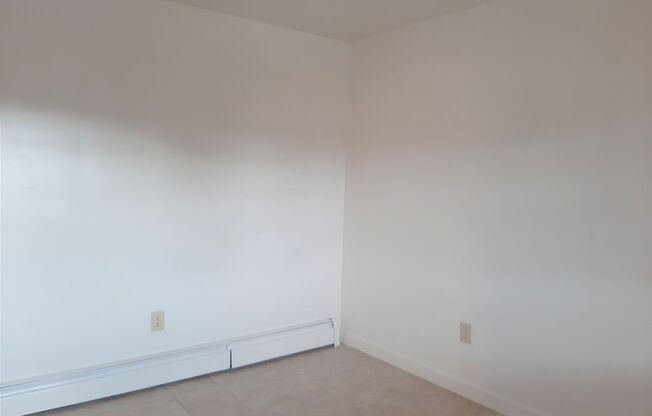 2 beds, 1 bath, 903 sqft, $1,290, Unit A-2