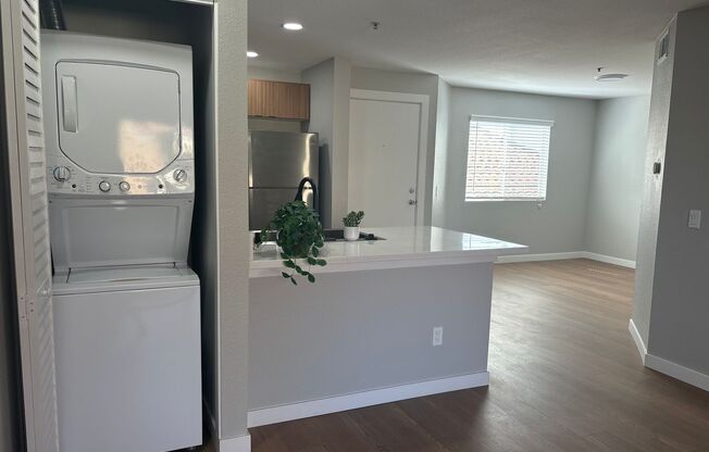 1 bed, 1 bath, 726 sqft, $2,800, Unit F-418