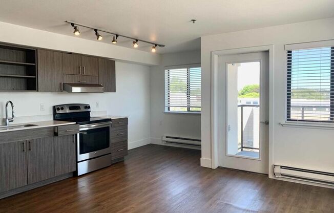 1 bed, 1 bath, 600 sqft, $1,595, Unit 215