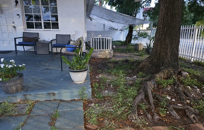 1298 NW 38 ST