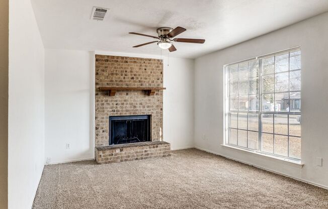 2321 COLONIAL DR