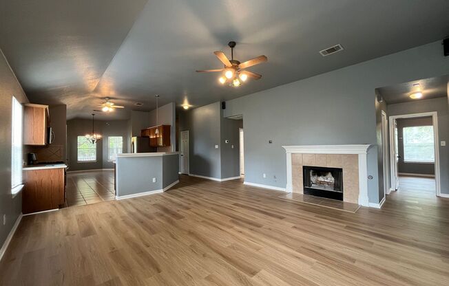 FOUR Bedroom, Open Floor Plan Home in Georgetown