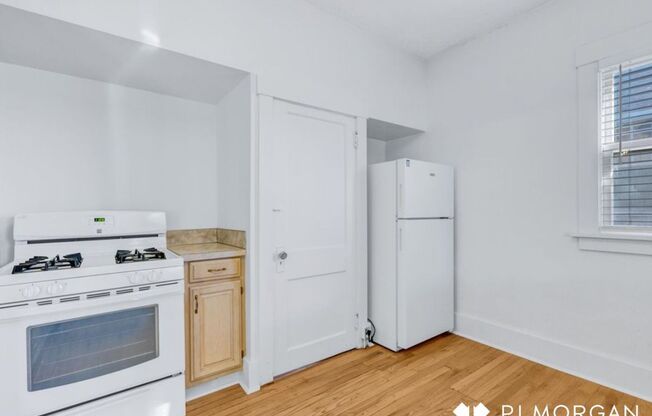 3 beds, 1 bath, $1,900