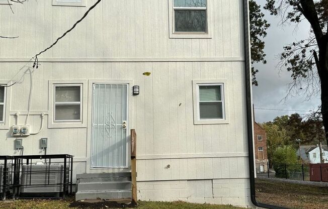 2 beds, 1 bath, $1,250