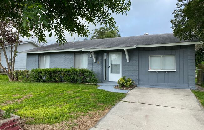 Welcome home to 12421 Trailing Oaks!