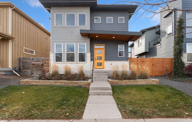 Stunning Old Town North Home with Modern Finishes and Rooftop Deck