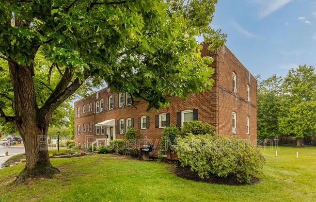 1100 N KENNEBEC ST