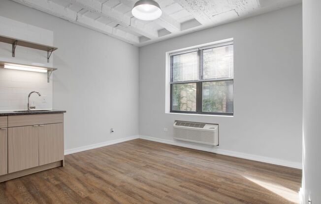 1 bed, 1 bath, $1,795, Unit 308
