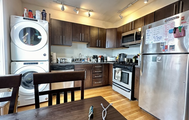 3 beds, 1 bath, $5,250, Unit 2