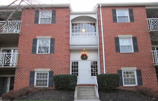 Charming 2 Bedroom/ 2 Bathroom Apartment in Mays Chapel, MD!