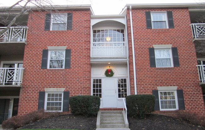 Charming 2 Bedroom/ 2 Bathroom Apartment in Mays Chapel, MD!
