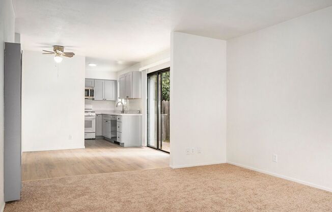 2 beds, 1 bath, $2,700, Unit 3205 Fernside Blvd #A - LU