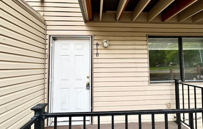 2 beds, 2 baths, $1,575