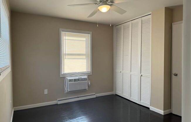 2 beds, 1 bath, 573 sqft, $925, Unit 1624 #23