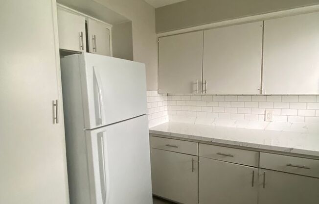 2 beds, 1 bath, 800 sqft, $1,440, Unit 1729-106