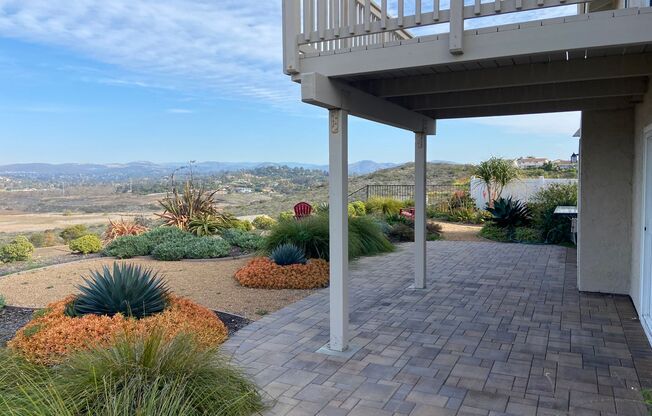 Updated 5 Bed, 3 Bath in Lomas Santa Fe Hills with Spectacular Views!!