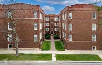 2139 W LUNT