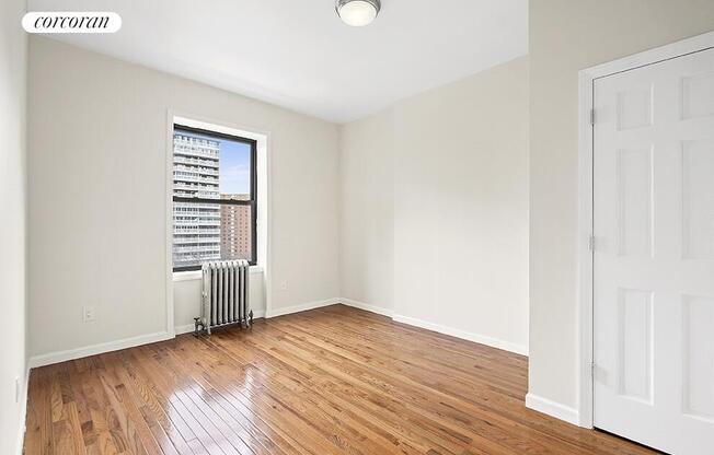 530 W 123 ST