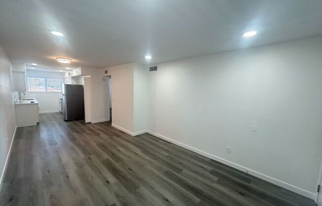 2 beds, 1 bath, $1,445, Unit # 4