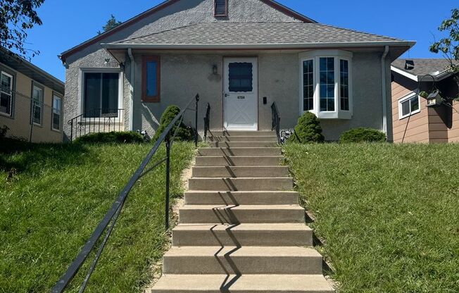 50% Off January Rent! Updated Home in Prime Minneapolis Location