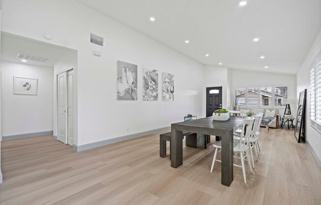 6BD/4BA One Story Single Family House next to UCI