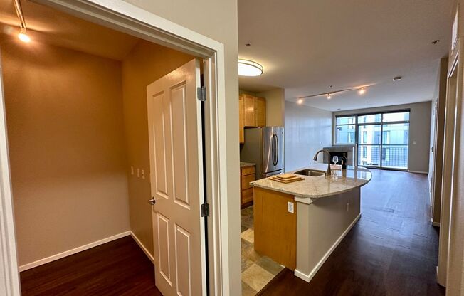 1 bed, 1 bath, 868 sqft, $2,700, Unit Unit 505