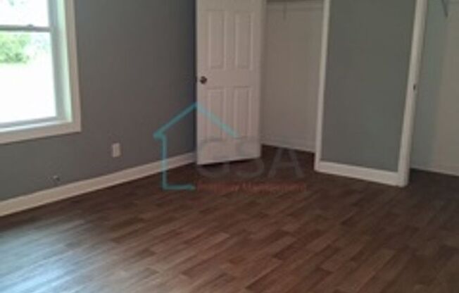 2 beds, 1 bath, 878 sqft, $900, Unit 138 Mason Street-B