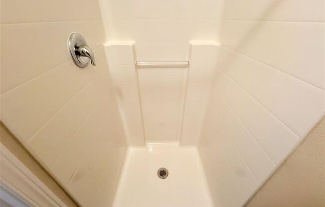 Studio, 1 bath, 137 sqft, $1,195, Unit 8C