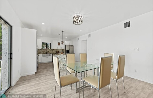 737 NW 48 ST