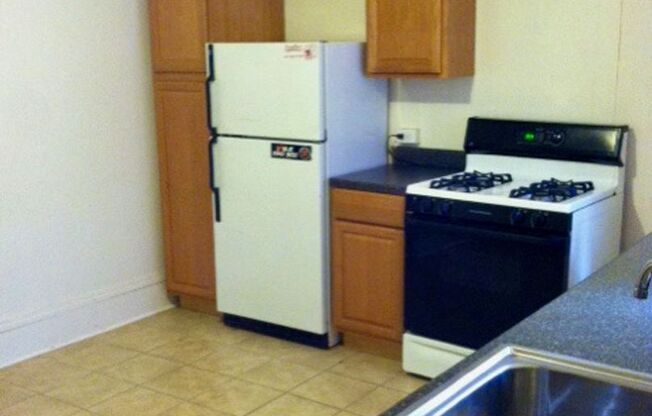 *** Apartments in South Oakland * Pet Friendly * Spacious & Renovated * Walk to Pitt * Available Now * Tour Today ***