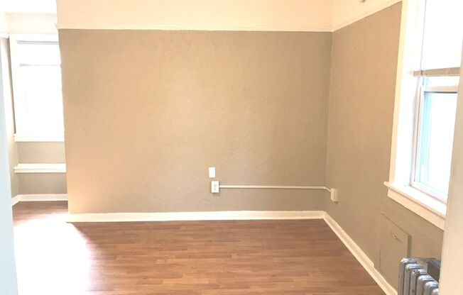 Studio, 1 bath, $795, Unit 33