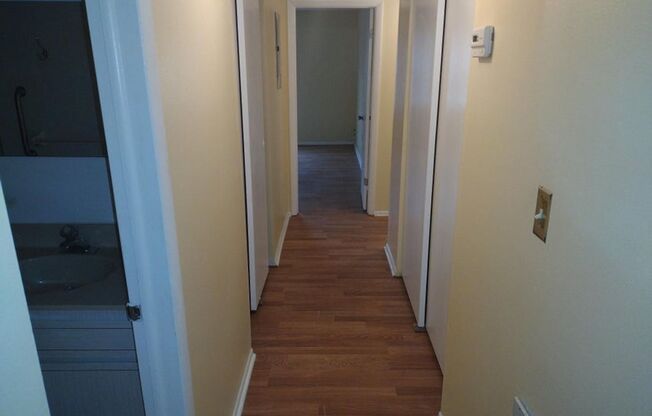 3 beds, 2 baths, $1,550, Unit # H 9