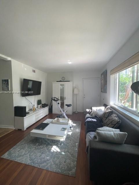 1515 W AVE