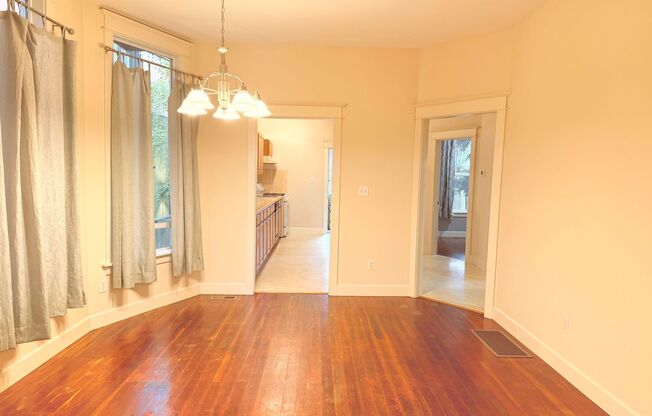 4 Bed/2Bath Classic Craftsman on N Williams Ave