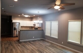 3 beds, 2 baths, $1,650