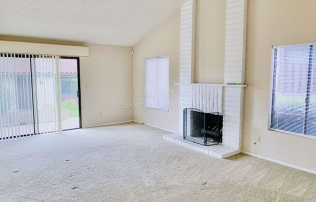 Very nice 3 Bd/2 Ba, single-story, 1581sf Duet in North Escondido available now for lease!