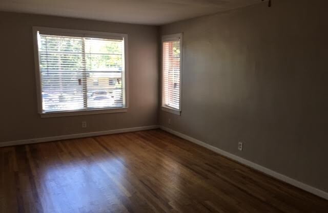 ENGLISH VILLAGE FLATS