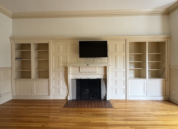 239 COMMONWEALTH AVE