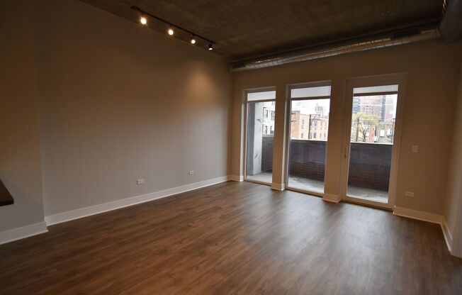 1 bed, 1 bath, 642 sqft, $3,300, Unit 3833-315