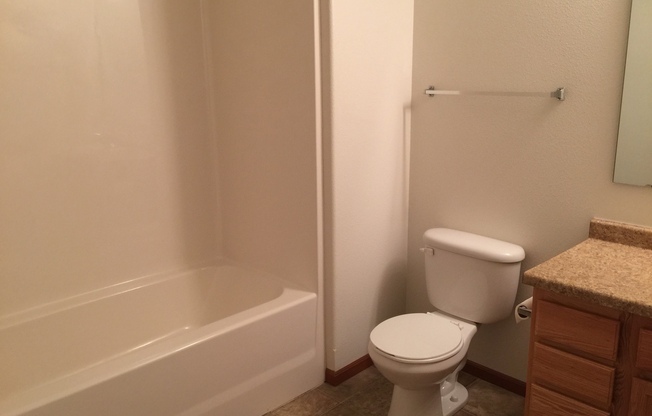 2 beds, 2 baths, 985 sqft, $1,025, Unit 216
