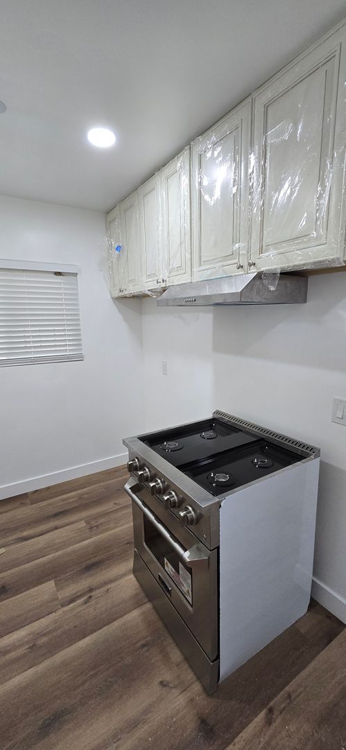 1 bed, 1 bath, 800 sqft, $1,995, Unit 2