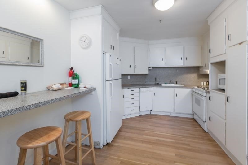 290 Commonwealth Ave.