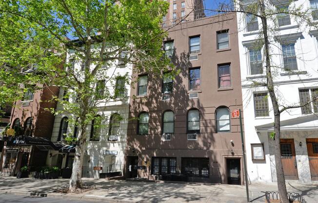 151 E 62 ST