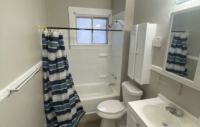 3 beds, 1 bath, $1,150, Unit 3598 West 48th UP