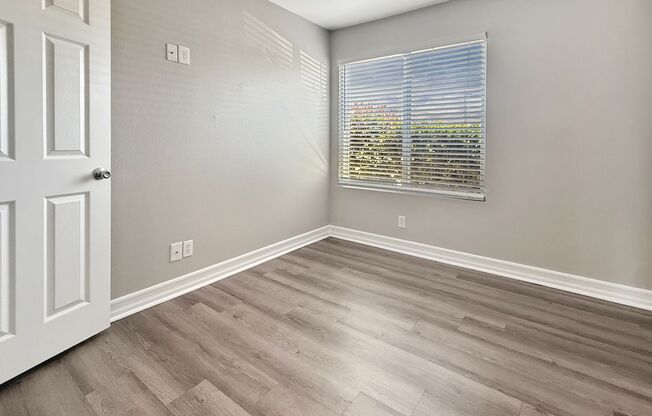 2 beds, 1 bath, 550 sqft, $2,145, Unit 78