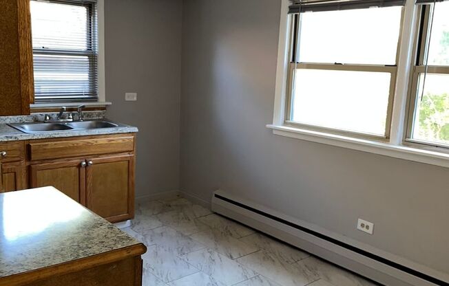 1 bed, 1 bath, $1,300, Unit 2814-2W