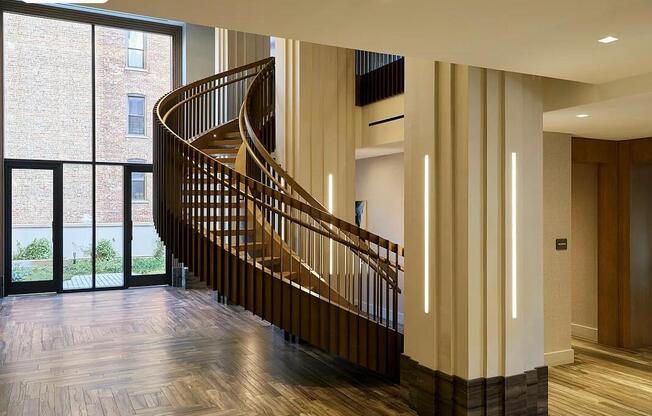 543 W 122 ST