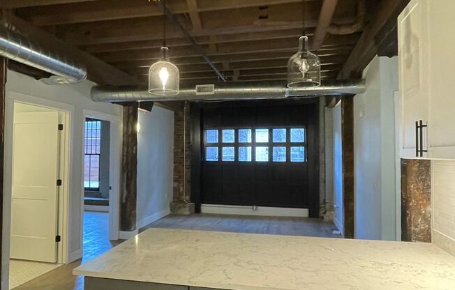 2 beds, 2 baths, 893 sqft, $2,100, Unit 123-111
