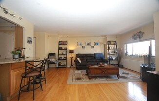 2 beds, 2 baths, 1,000 sqft, $3,950, Unit 401