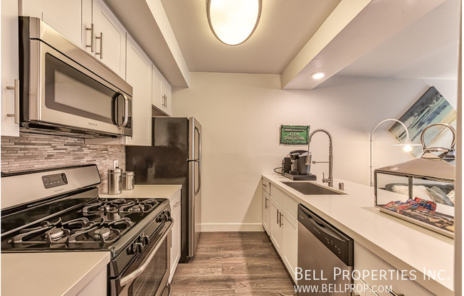 1 bed, 1 bath, $2,081